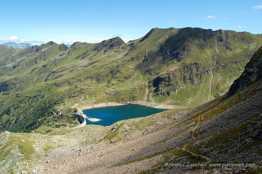 22 Si scende in direzione del lago di Publino.JPG